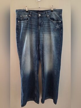 Aeropostale Women's Medium Blue Straight-Leg Jeans with Star Accent